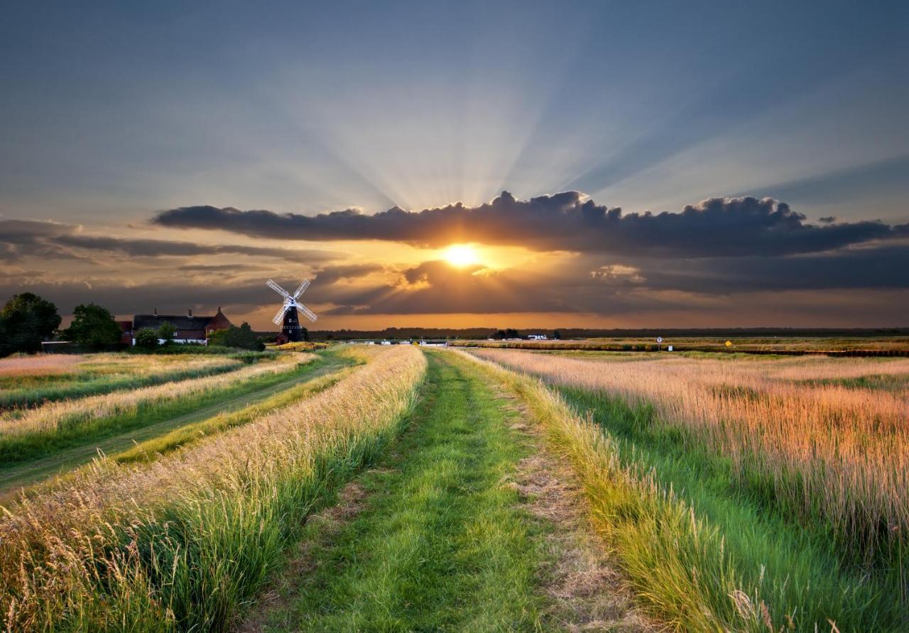 Superb Stokesby Barn Apartment - Norfolk Broads & Norwich Luaran gambar